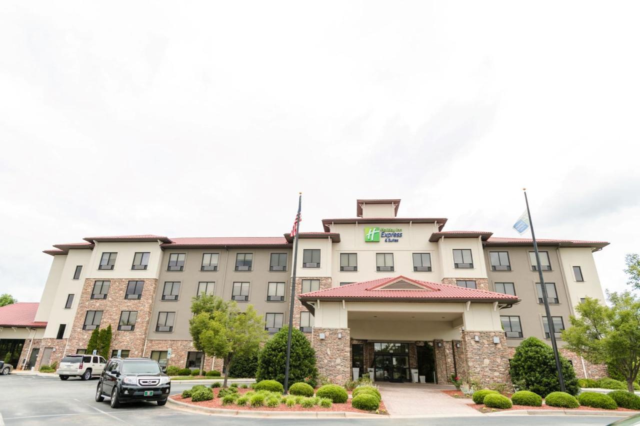 Holiday Inn Express & Suites Lexington North West-The Vineyard By Ihg Exterior foto